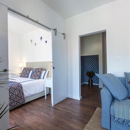 Amazing Downtown Apt With Small Balcony With View Over The Castle Lisboa Eksteriør billede