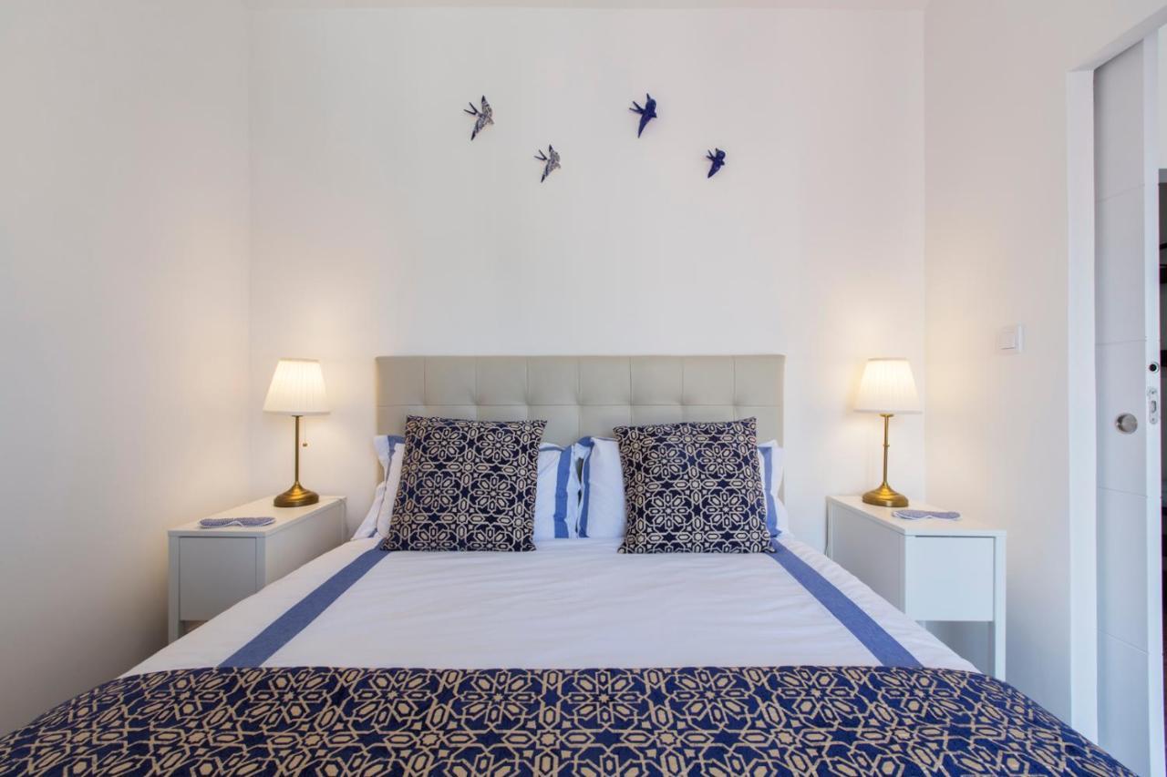 Amazing Downtown Apt With Small Balcony With View Over The Castle Lisboa Eksteriør billede