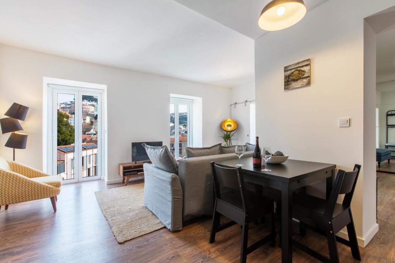 Amazing Downtown Apt With Small Balcony With View Over The Castle Lisboa Eksteriør billede