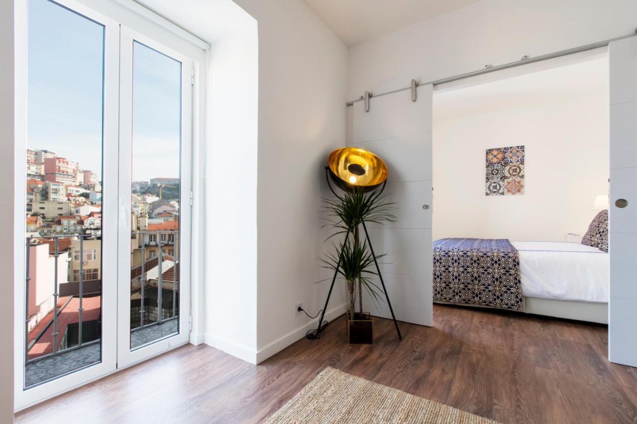 Amazing Downtown Apt With Small Balcony With View Over The Castle Lisboa Eksteriør billede