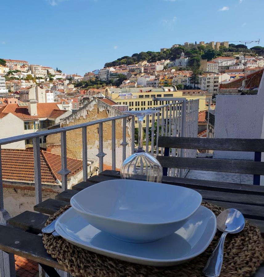 Amazing Downtown Apt With Small Balcony With View Over The Castle Lisboa Eksteriør billede