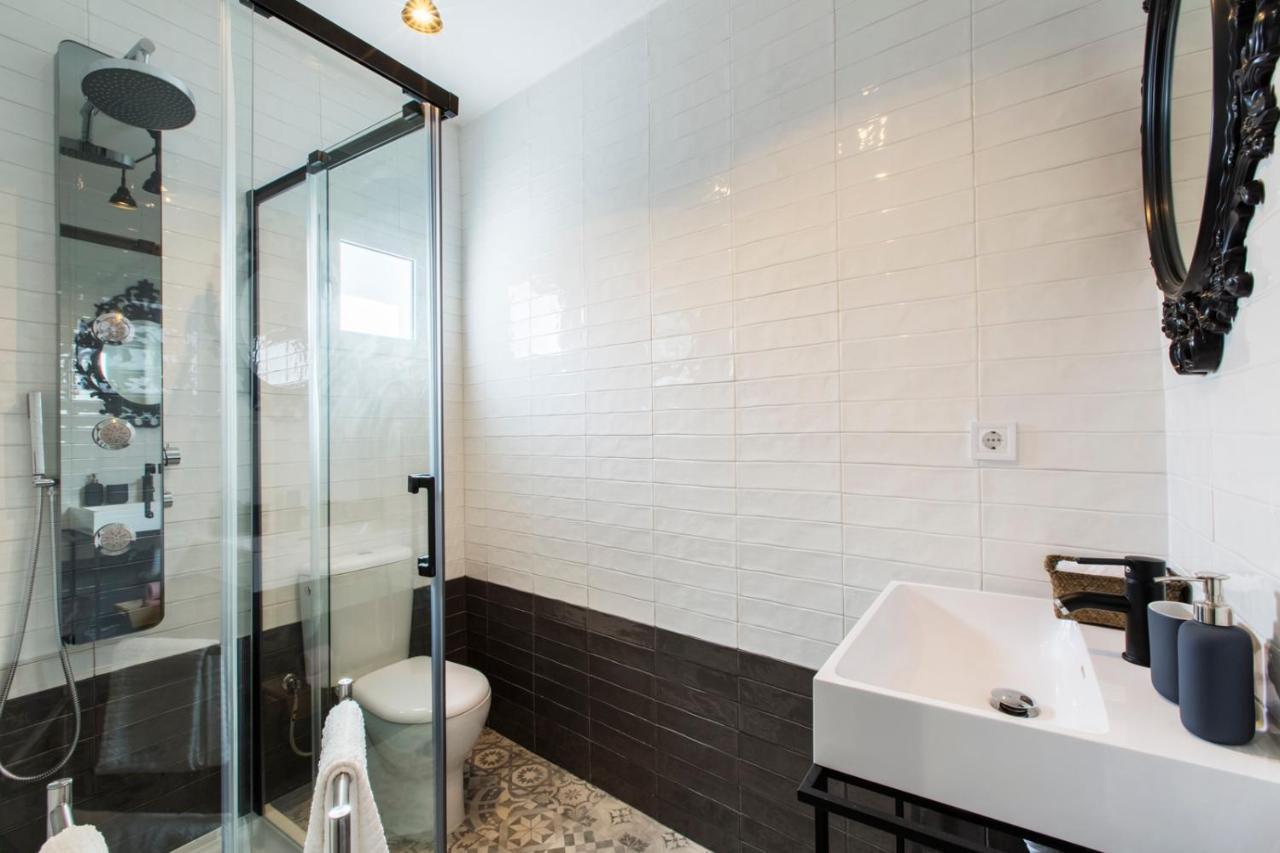 Amazing Downtown Apt With Small Balcony With View Over The Castle Lisboa Eksteriør billede