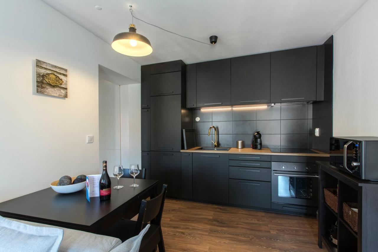 Amazing Downtown Apt With Small Balcony With View Over The Castle Lisboa Eksteriør billede