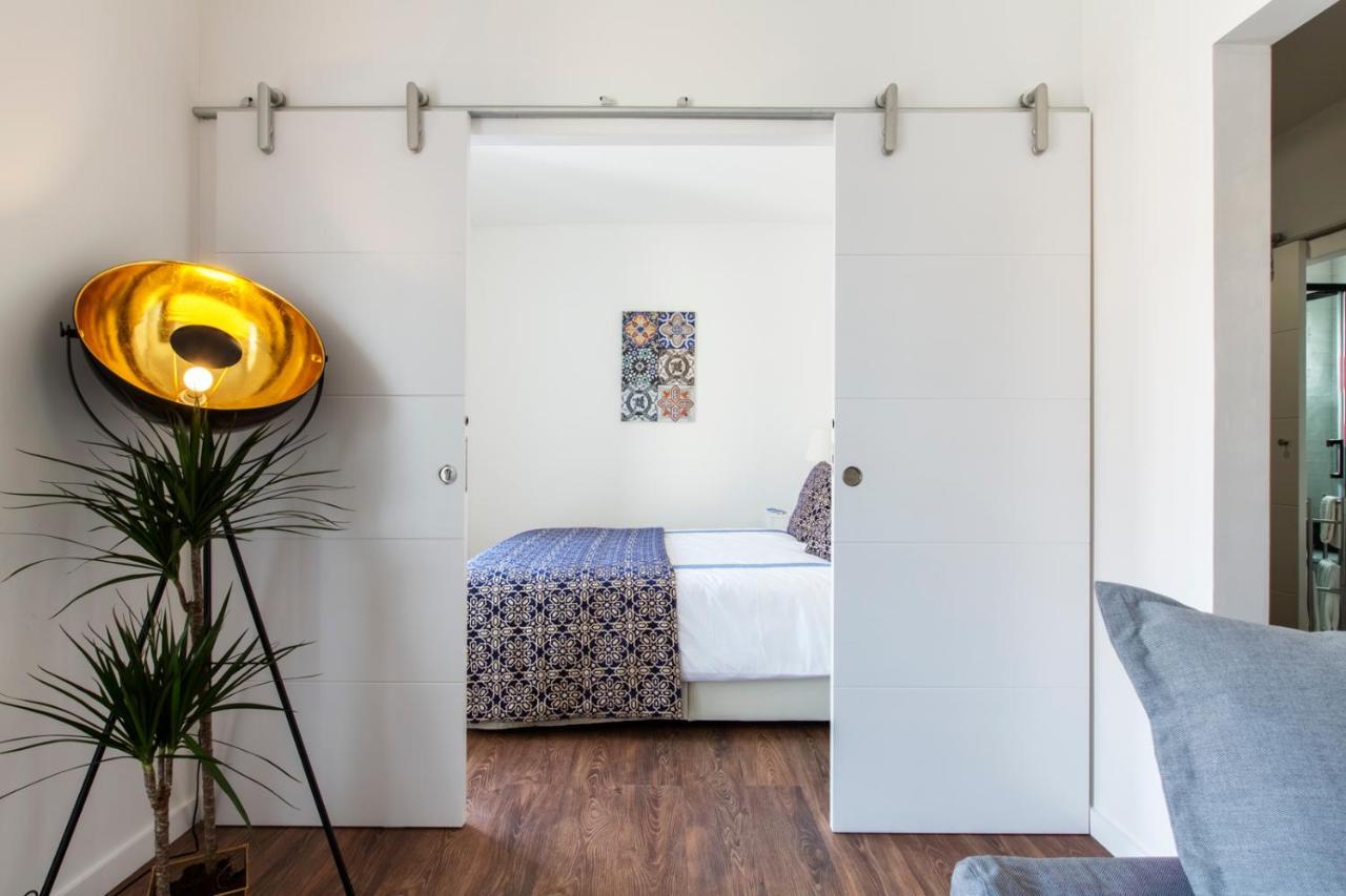 Amazing Downtown Apt With Small Balcony With View Over The Castle Lisboa Eksteriør billede